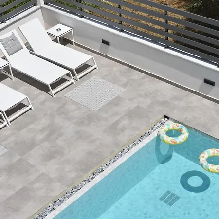 Ξενοδοχείο Nuevo *