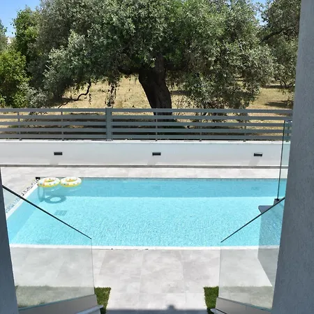 Ξενοδοχείο Nuevo *