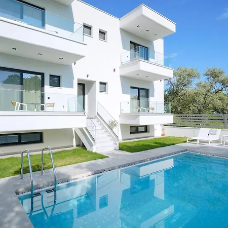 Nuevo * Λιμένας